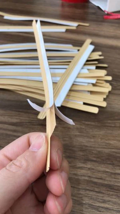 קשירה עם מדבקות משני הצדדים